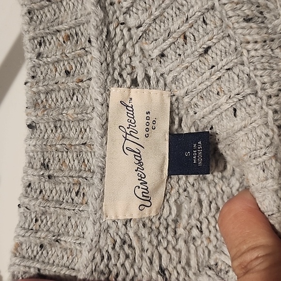 Gray cropped sweater - Picture 3 of 3